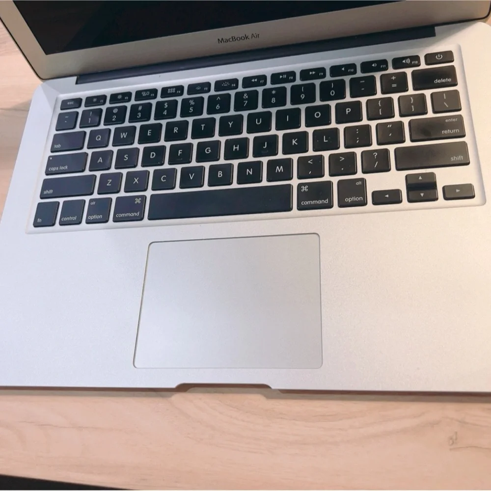 Apple Silver MacBook